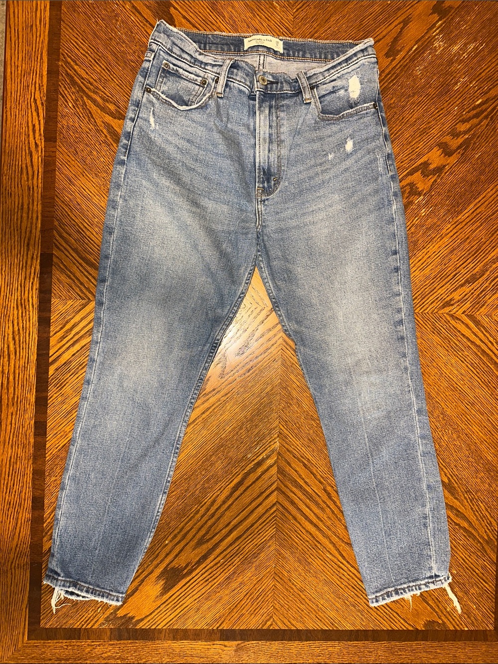 Abercrombie & Fitch Women’s Distressed The Skinny High-Rise Jeans